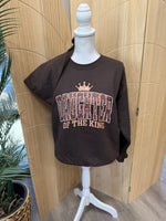 Load image into Gallery viewer, Daughter Of The King on Gildan Dark Chocolate Sweatshirt
